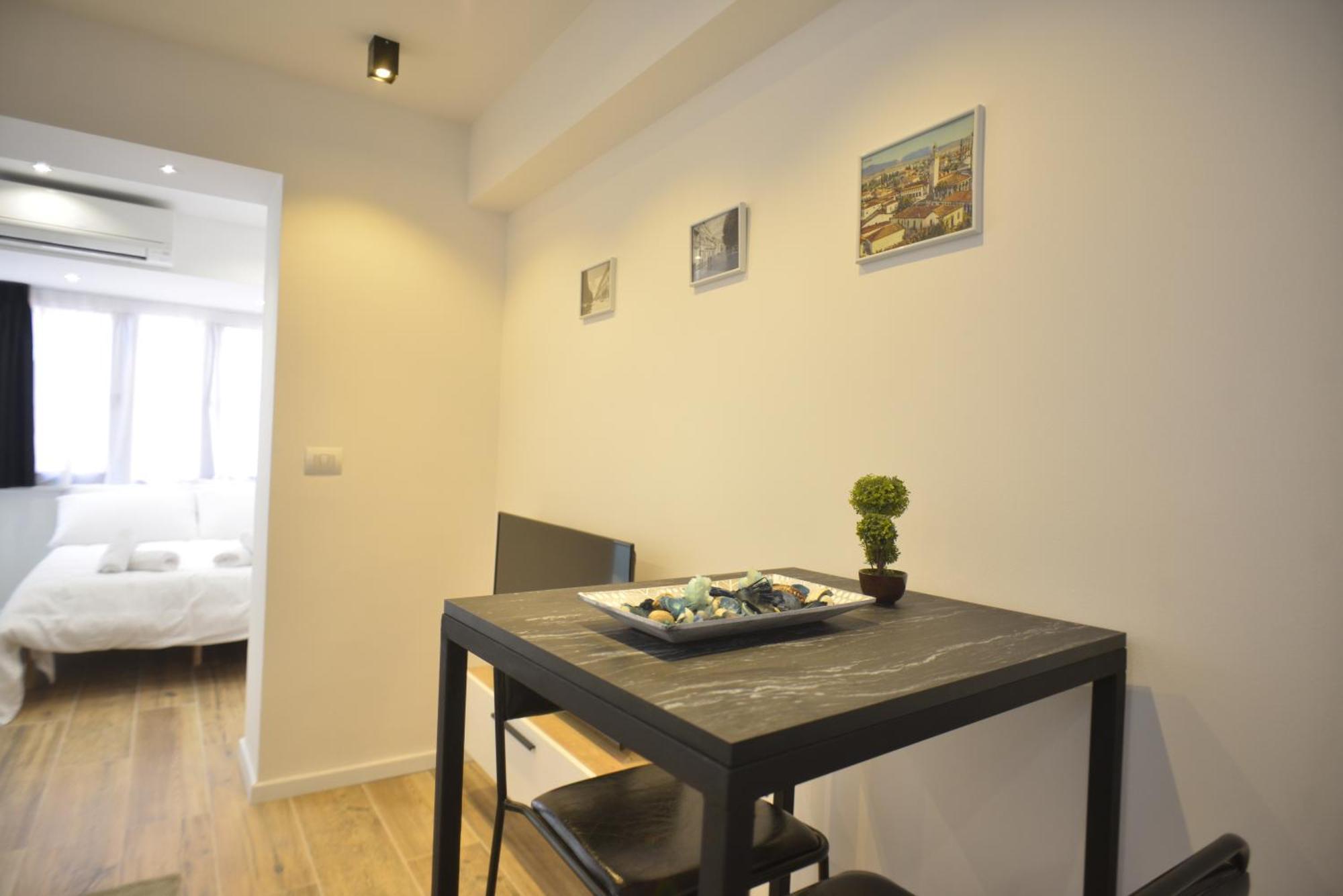 Tirana Central Apartments Esterno foto